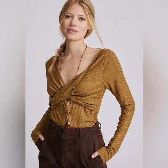 ANTHROPOLOGIE Green/Gold Twist-Front Shimmer Top Size Small NWT - Picture 2 of 16